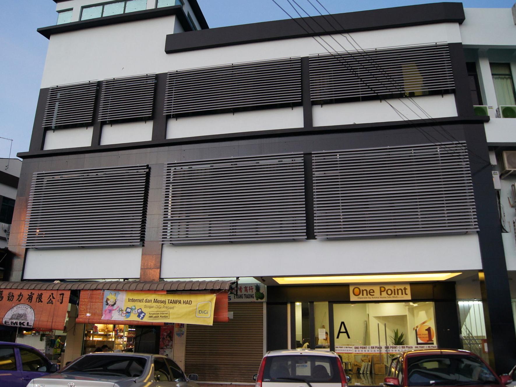 One Point Hotel Kuching Exterior photo